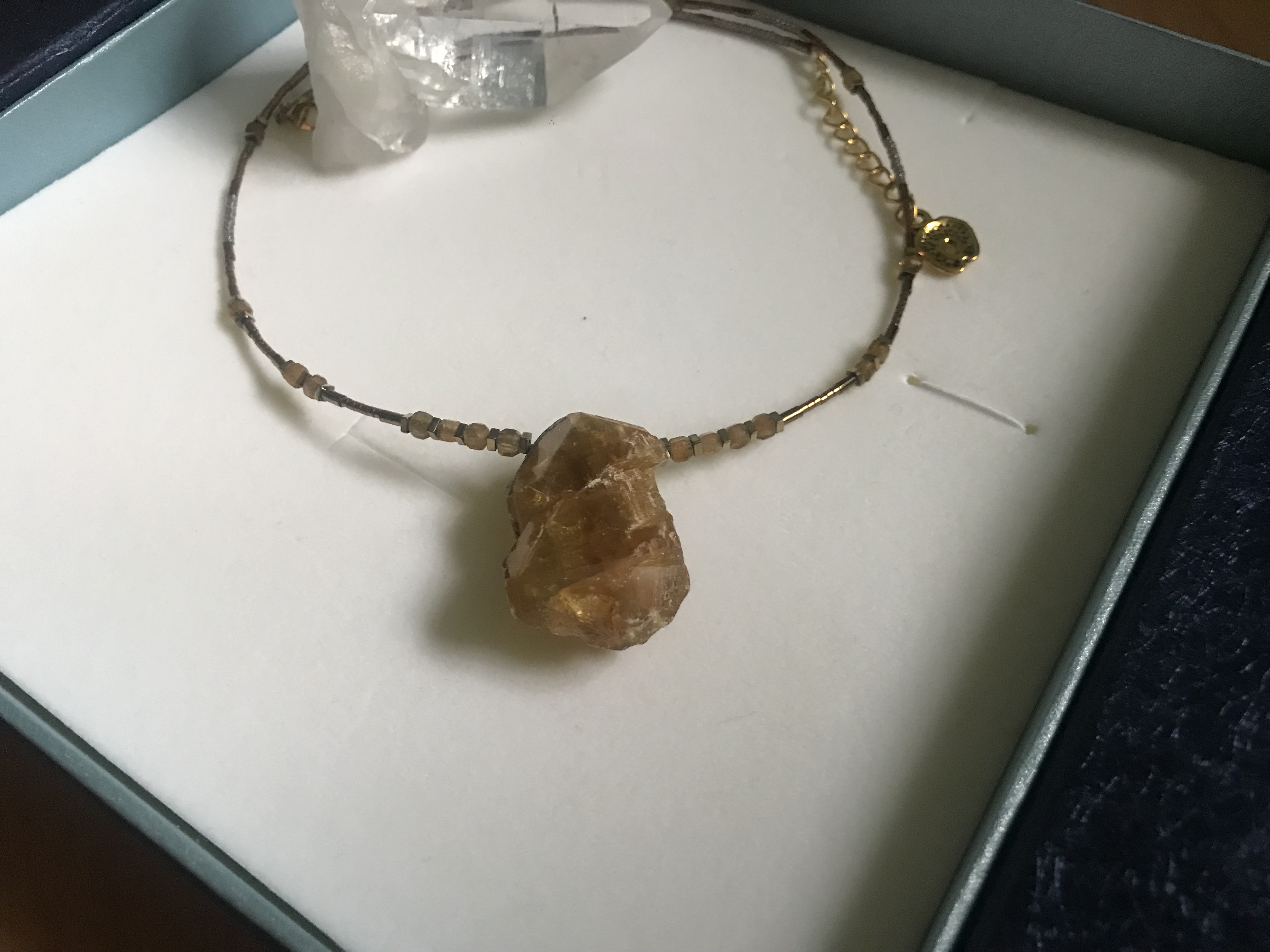 AMULET DVOJOCASÉHO LVA